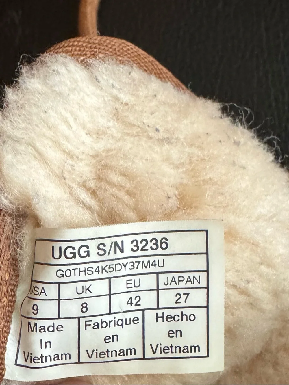 UGG Men’s Neumel Chukka Suede Shearling-Lined Lace-Up Boots Size 9
